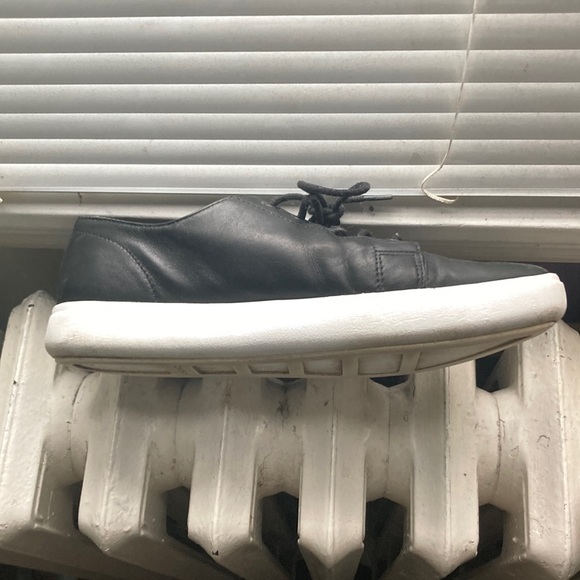 Black DKNY sneakers in leather - Picture 3 of 5